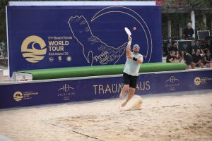 حضور تماشاگران در زمین تنیس ایران